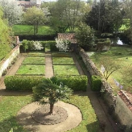 Résidence les Jardins de la Seugne Jonzac Exterior foto
