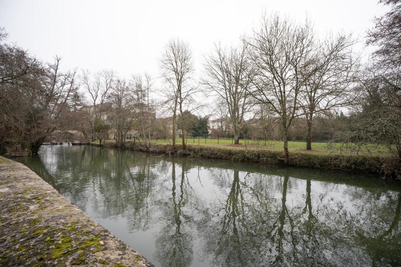 Résidence les Jardins de la Seugne Jonzac Exterior foto